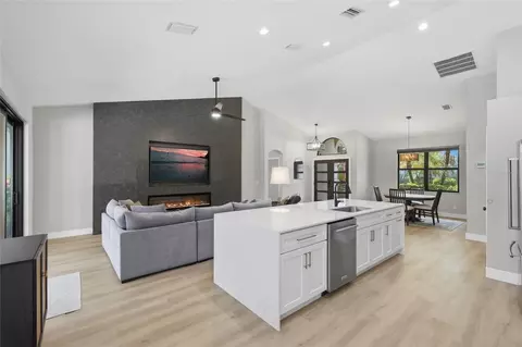 Kitchen - 7715 Us Open Loop, Lakewood Ranch, FL 34202 photo 5 of 5