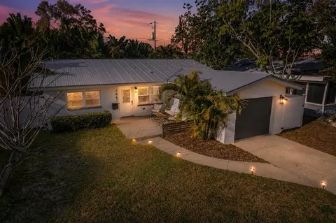 1867 Maryland Ave NE, Saint Petersburg, FL 33703