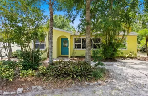 2202 Hyde Park St, Sarasota, FL 34239