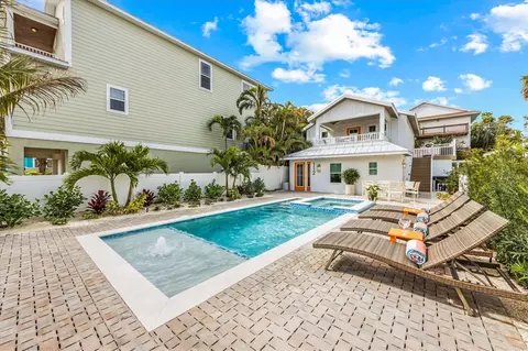 112 Cedar Ave, Anna Maria, FL 34216