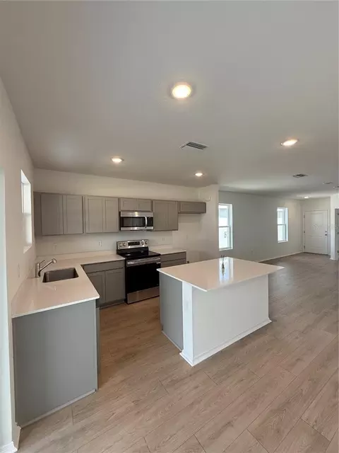 Kitchen - 13134 Sassafras Trl, Parrish, FL 34219 photo 1 of 1