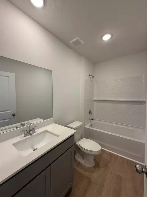 Bath - 13134 Sassafras Trl, Parrish, FL 34219 photo 1 of 2