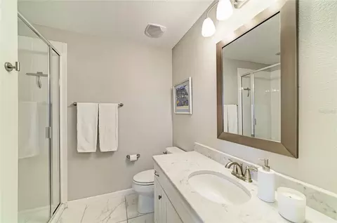 Bath - 11655 Rolling Green Dr, Bradenton, FL 34211 photo 5 of 6