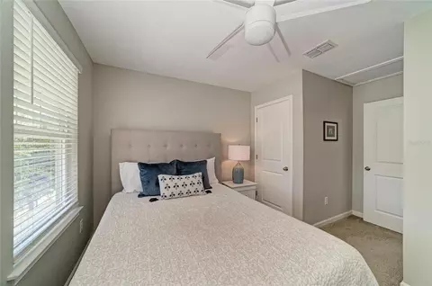 Bedroom - 11655 Rolling Green Dr, Bradenton, FL 34211 photo 5 of 6