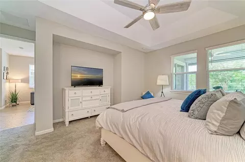 Bedroom - 11655 Rolling Green Dr, Bradenton, FL 34211 photo 3 of 6