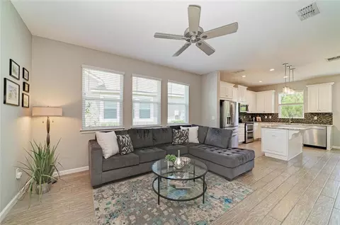 Living - 11655 Rolling Green Dr, Bradenton, FL 34211 photo 1 of 2