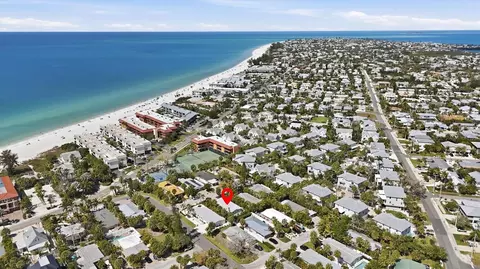 5803 De Palmas Ave, Holmes Beach, FL 34217