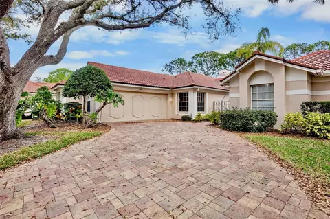3846 Lyndhurst Ct, Sarasota, FL 34235