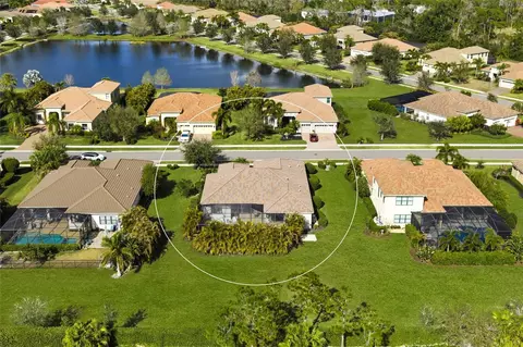 7817 Passionflower Dr, Sarasota, FL 34241