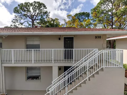 930 La Costa Cir #2, Sarasota, FL 34237