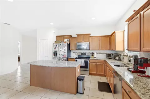 Kitchen - 5539 107th Ter E, Parrish, FL 34219 photo 3 of 4