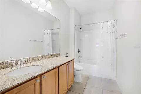 Bath - 5539 107th Ter E, Parrish, FL 34219 photo 3 of 3