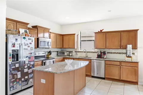 Kitchen - 5539 107th Ter E, Parrish, FL 34219 photo 2 of 4