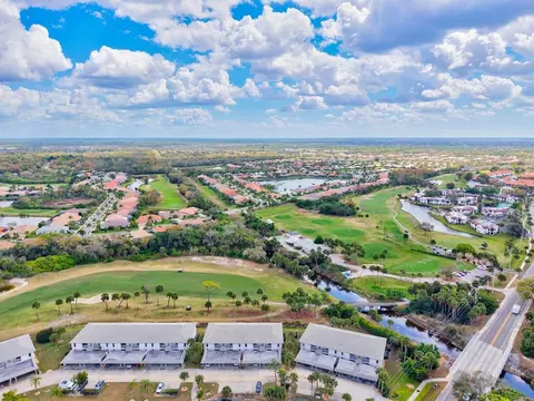 918 Capri Isles Blvd #205, Venice, FL 34292