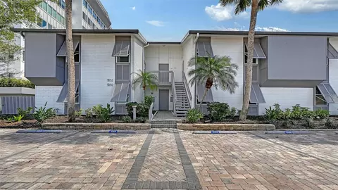 1050 W Peppertree Ln #116B, Sarasota, FL 34242