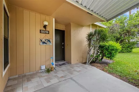 5019 Village Gardens Dr #31, Sarasota, FL 34234