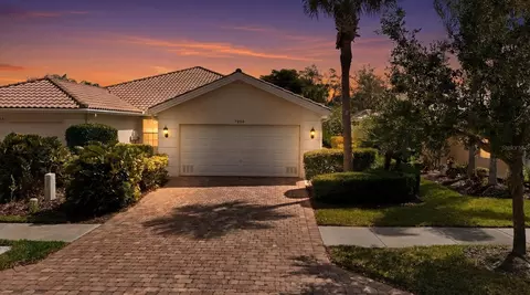 7559 Quinto Dr, Sarasota, FL 34238