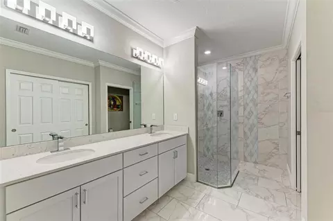 Bath - 7374 Divot Loop, Bradenton, FL 34202 photo 2 of 4