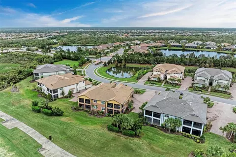 View/Area - 7374 Divot Loop, Bradenton, FL 34202 photo 1 of 10