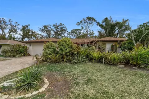 4867 Huntleigh Dr, Sarasota, FL 34233