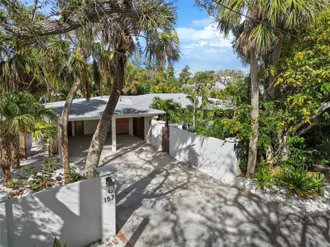 157 Garden Ln, Sarasota, FL 34242