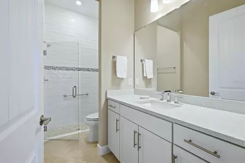 Bath - 9213 Sand Dune Cv, Parrish, FL 34219 photo 7 of 7