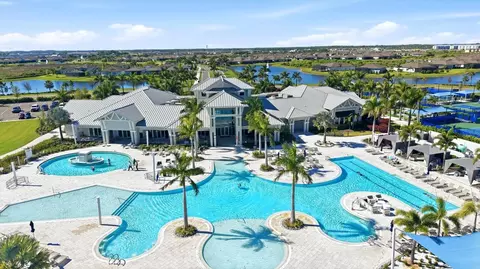 Exterior - 9213 Sand Dune Cv, Parrish, FL 34219 photo 5 of 9