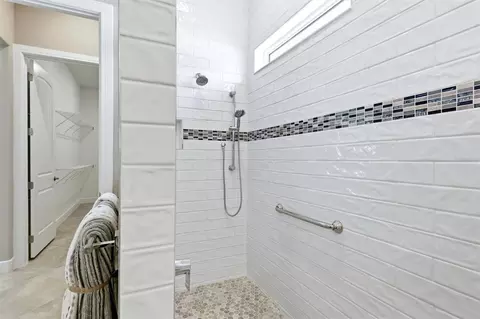 Bath - 9213 Sand Dune Cv, Parrish, FL 34219 photo 4 of 7