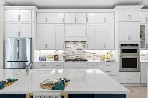 Kitchen - 9213 Sand Dune Cv, Parrish, FL 34219 photo 3 of 7