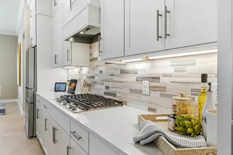 Kitchen - 9213 Sand Dune Cv, Parrish, FL 34219 photo 6 of 7