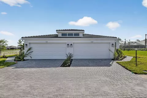 7483 Moonbeam Ave, Sarasota, FL 34241