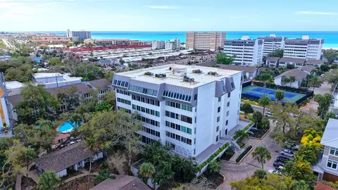 1200 E Peppertree Ln #302, Sarasota, FL 34242