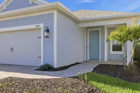 Exterior - 10117 Spruce River Way, Parrish, FL 34219 photo 4 of 18