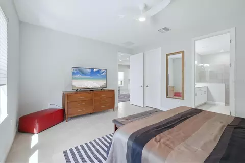 Bedroom - 10117 Spruce River Way, Parrish, FL 34219 photo 3 of 5