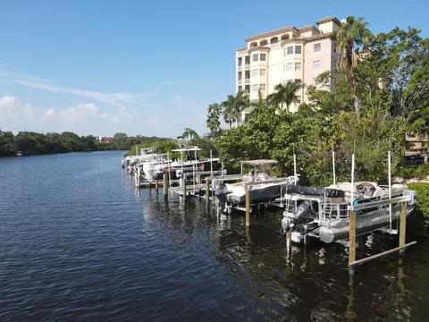5531 Cannes Cir #603, Sarasota, FL 34231