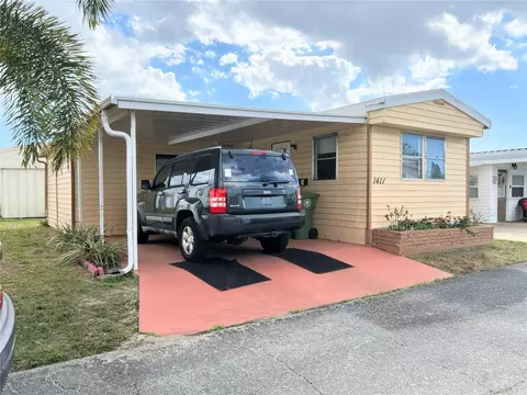 1411 21st Avenue Dr W, Bradenton, FL 34205