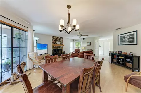 Dining - 4609 44th Ave E, Bradenton, FL 34203 photo 1 of 3