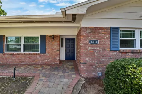 1303 Brantwood Dr, Valrico, FL 33594