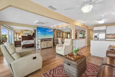 33 N Starboard Dr, Venice, FL 34285 photo 14