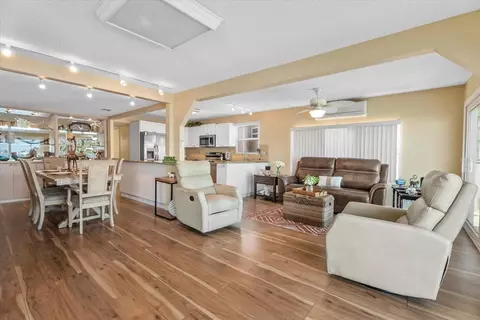 33 N Starboard Dr, Venice, FL 34285 photo 7