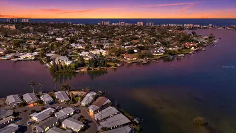 33 N Starboard Dr, Venice, FL 34285 photo 4