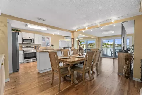 33 N Starboard Dr, Venice, FL 34285 photo 8