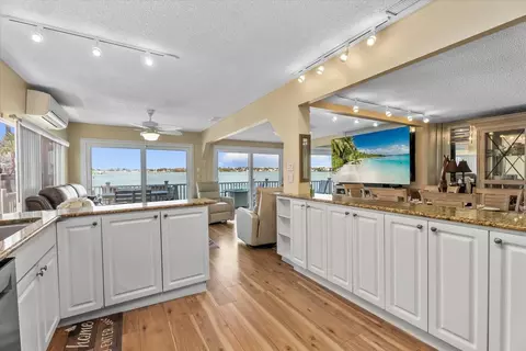 33 N Starboard Dr, Venice, FL 34285 photo 6