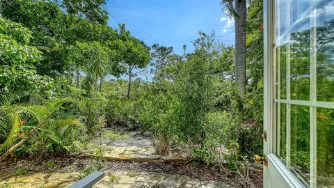 Exterior - 61 Bayhead Ln, Osprey, FL 34229 photo 8 of 17