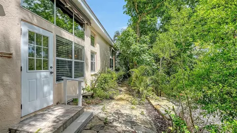 Exterior - 61 Bayhead Ln, Osprey, FL 34229 photo 9 of 17
