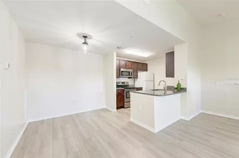 Dining - 8911 Manor Loop #207, Lakewood Ranch, FL 34202 photo 2 of 2