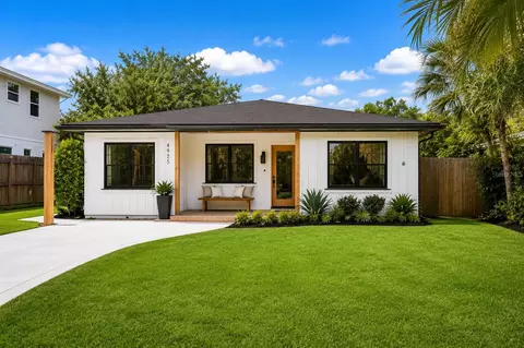 4925 Remington Dr, Sarasota, FL 34234
