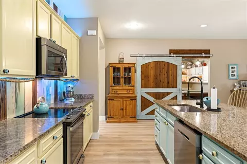 Kitchen - 11216 58th Street Cir E, Parrish, FL 34219 photo 5 of 8