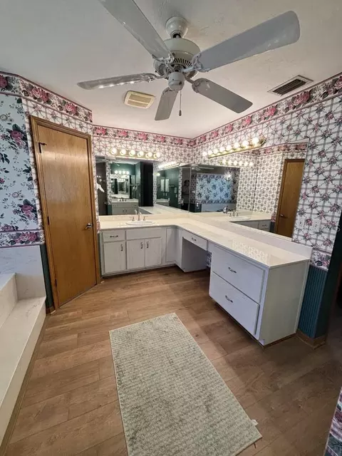 Bath - 1815 SE 89th Ln, Ocala, FL 34480 photo 1 of 5
