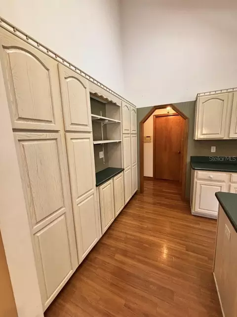 Kitchen - 1815 SE 89th Ln, Ocala, FL 34480 photo 4 of 5